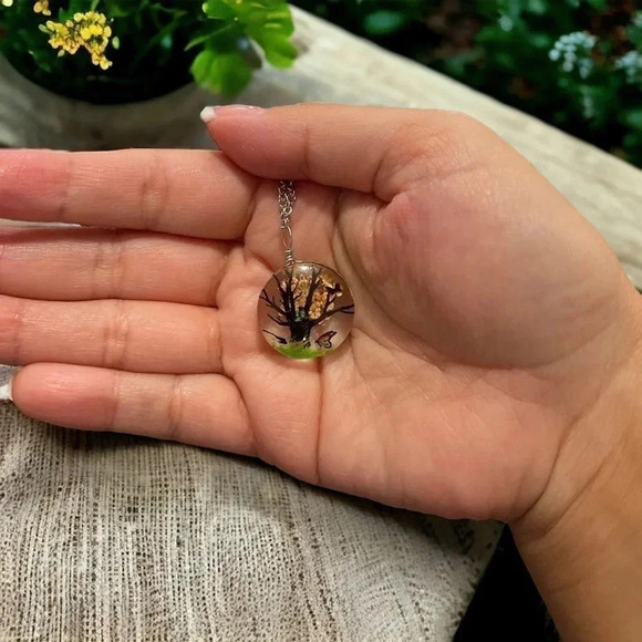 Resin Flower Pressed & Tree Circle Pendant Charm Stainless Steel Necklace - Picture 2 of 2